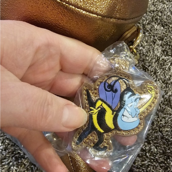 NWT Disney Loungefly Stitch Shoppe Aladdin Genie Lamp Crossbody Bag - Picture 12 of 14